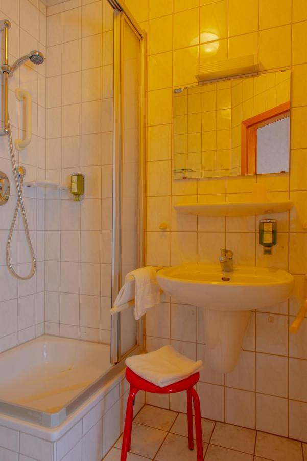 Christliche Gästehäuser Weinstraße Neustadt an der Weinstraße Exterior foto